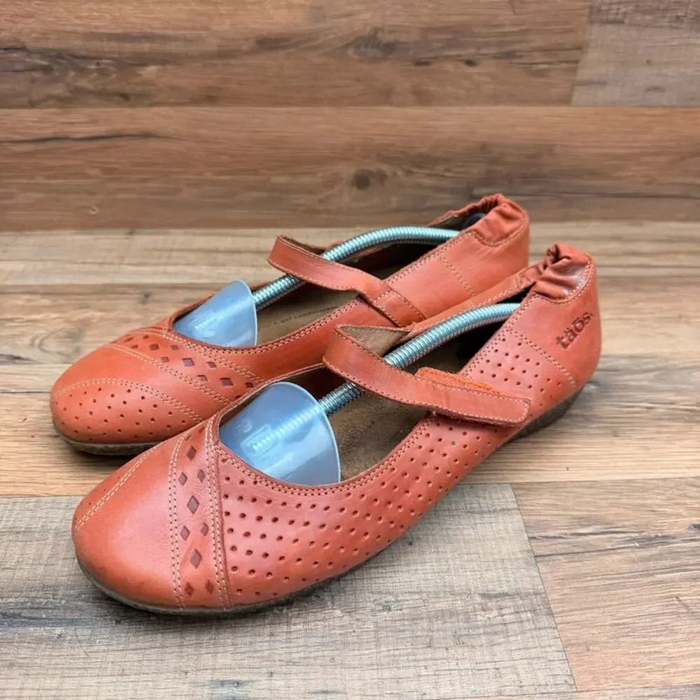Taos Size 8-8.5 39 Leather Mary Janes Orange Shoes